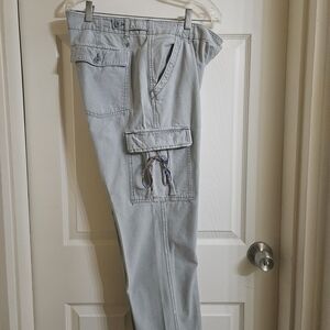 American Eagle Outfitters Light Gray Cargo Pants